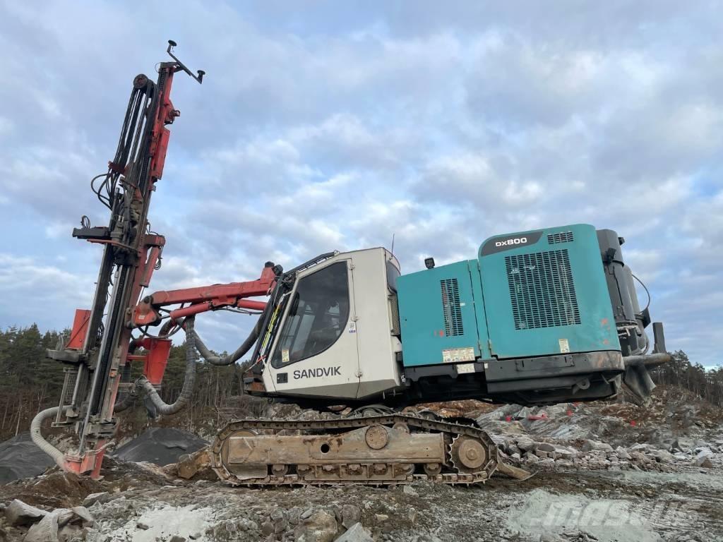 Sandvik Ranger DX800 Surface drill rigs