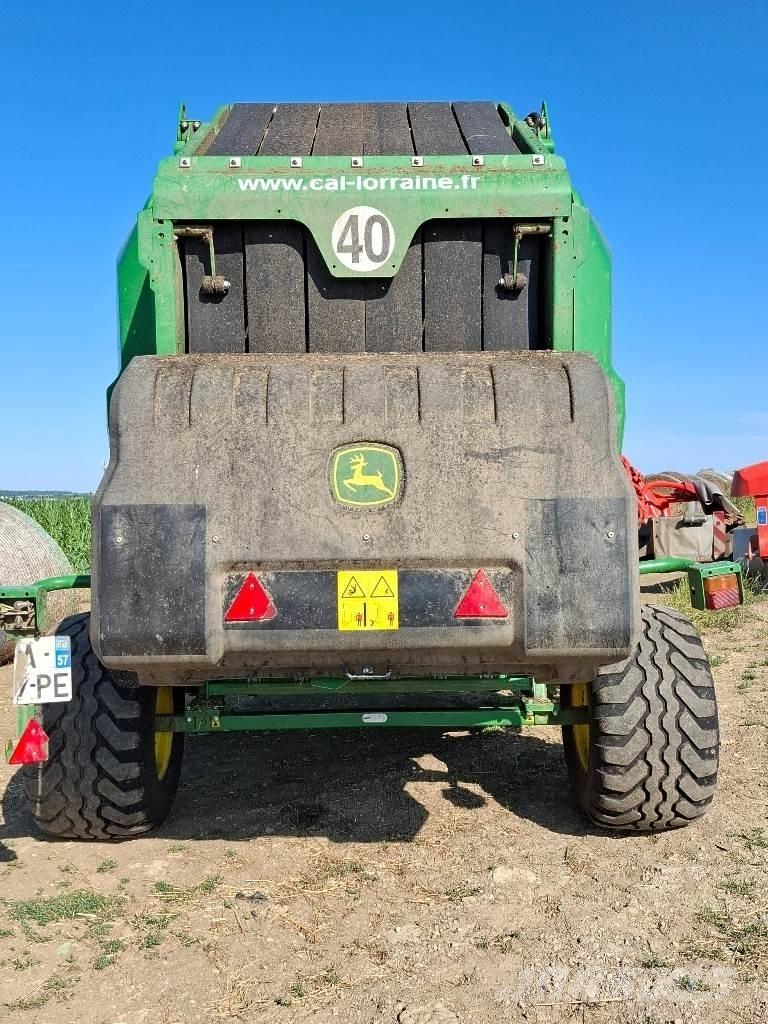 John Deere V461M Ronde-balenpersen