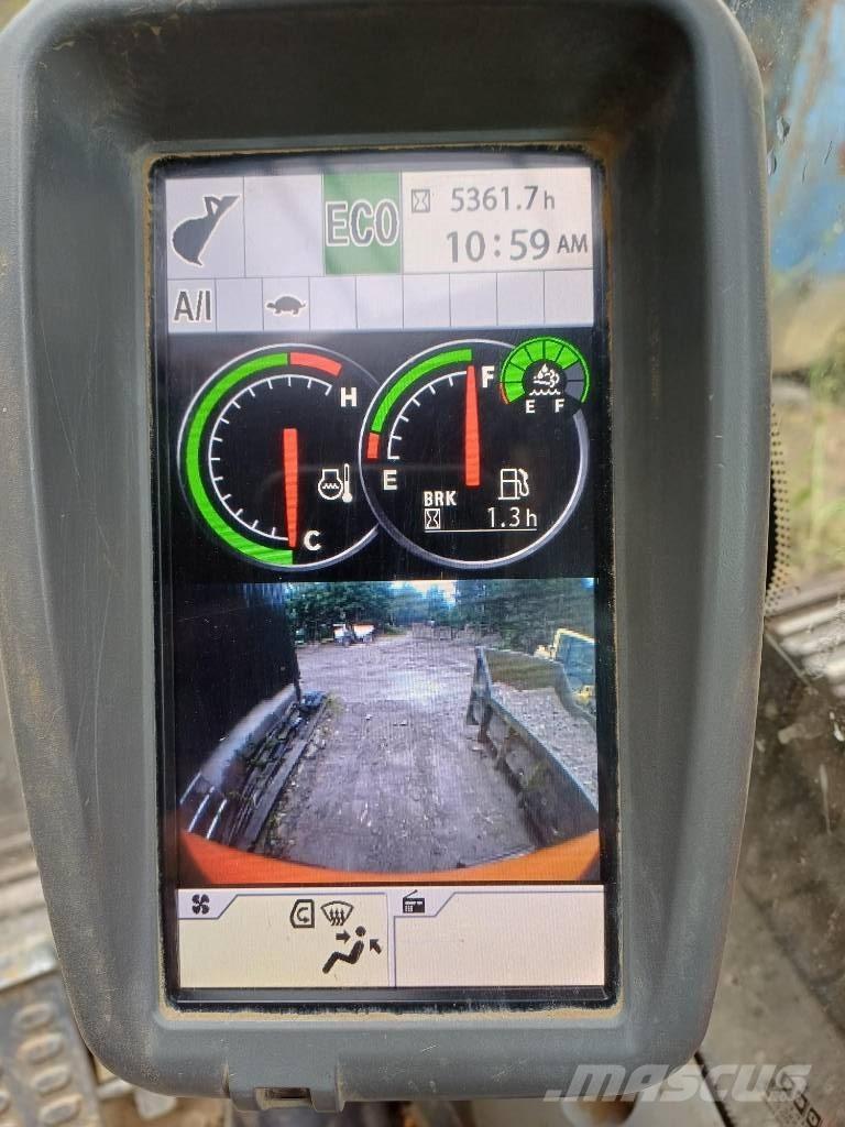 Hitachi ZX 135 US-6 Rupsgraafmachines