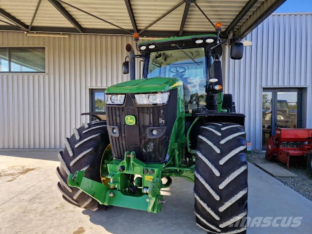 John Deere 7230 R Tractoren