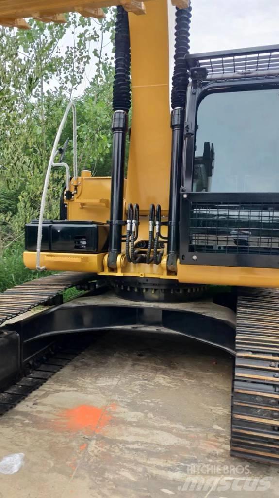 CAT 320D2 Rupsgraafmachines