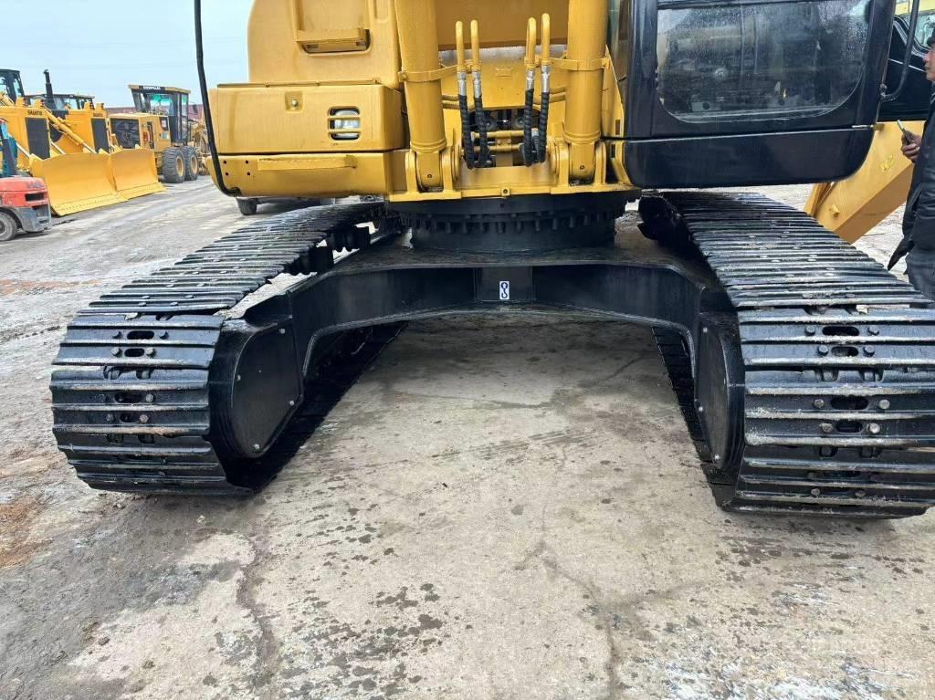 CAT 325 C Rupsgraafmachines