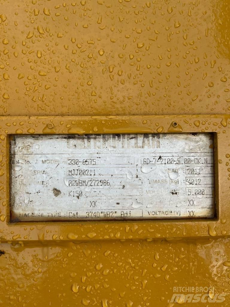 CAT 374 CAT Bucket Bakken