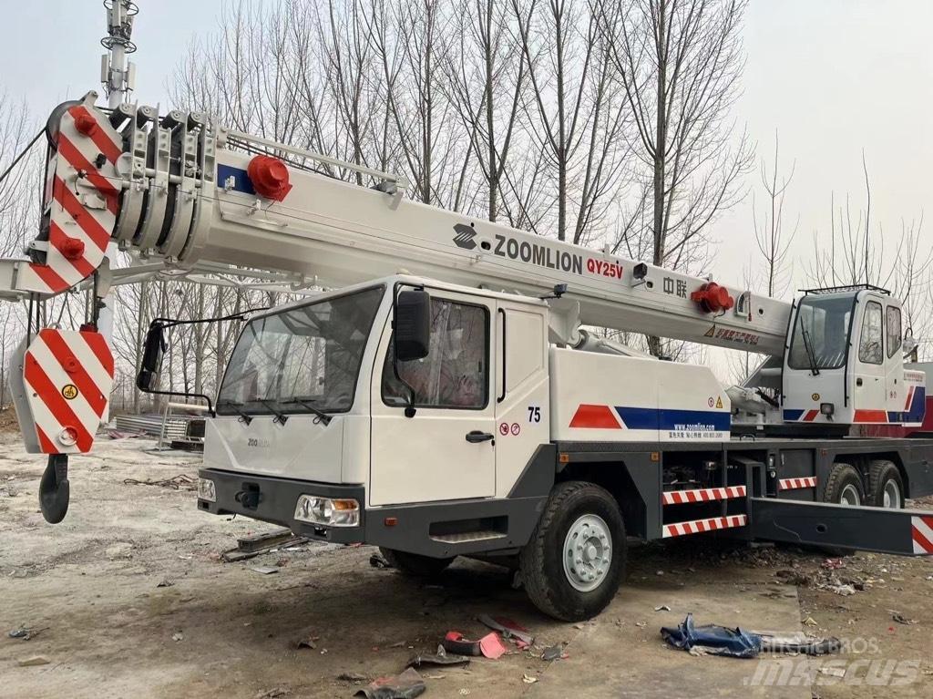 Zoomlion QY25V Kranen voor alle terreinen