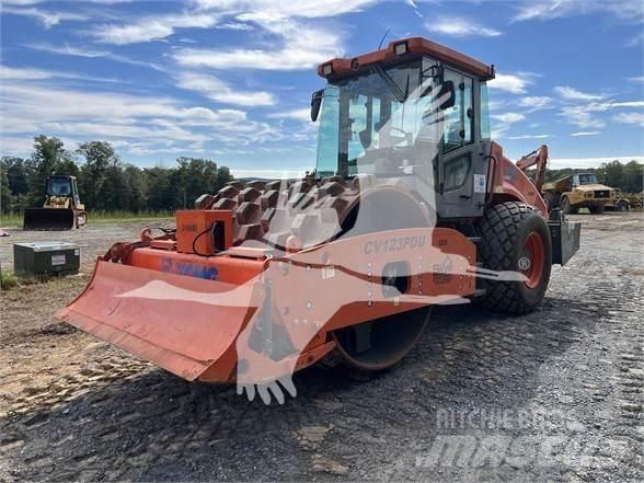 XCMG CV123PDU Trilrolwalsen