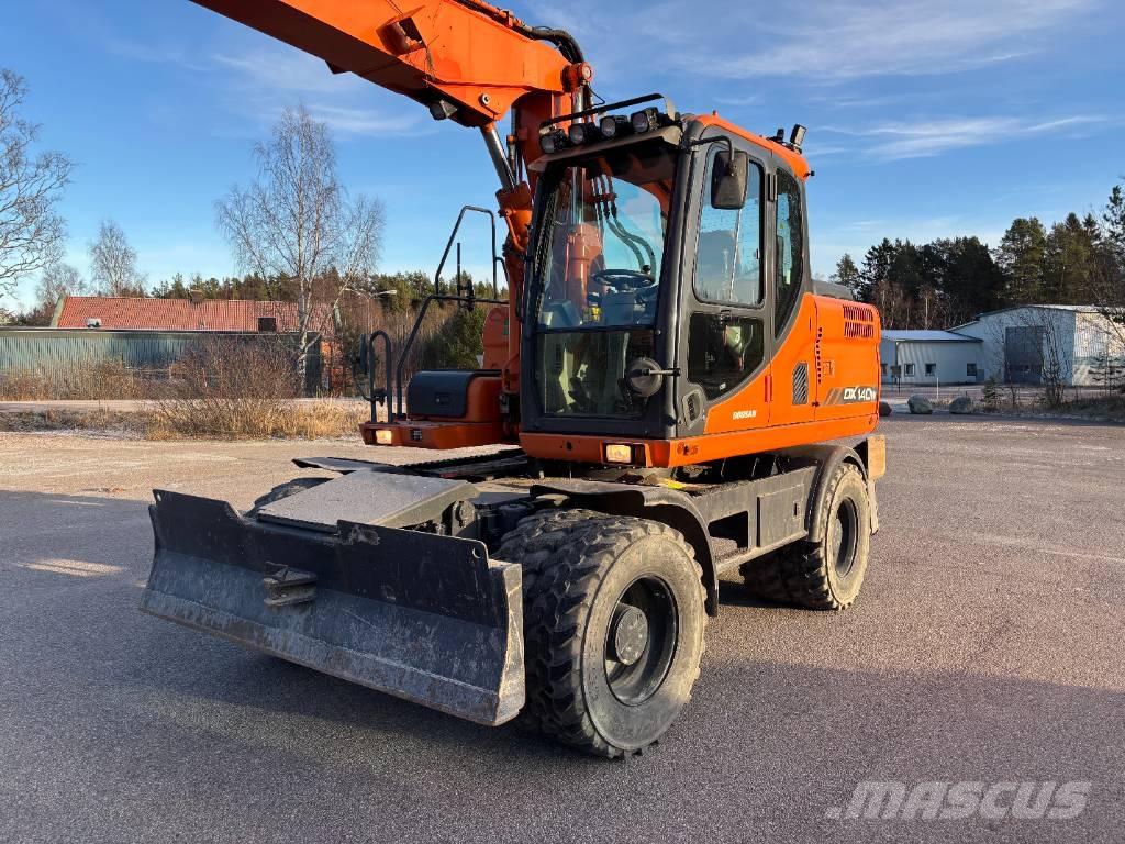 Doosan DX 140 W + vagn Wielgraafmachines