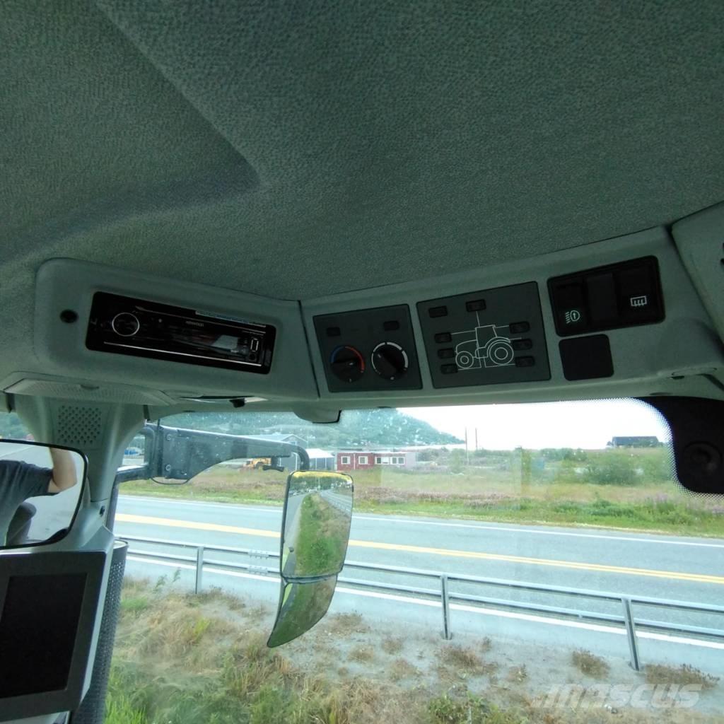 CLAAS Axion 830 Tractoren