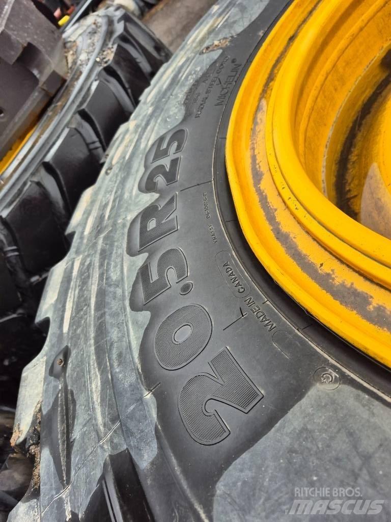 Michelin 20.5R25 Banden, wielen en velgen