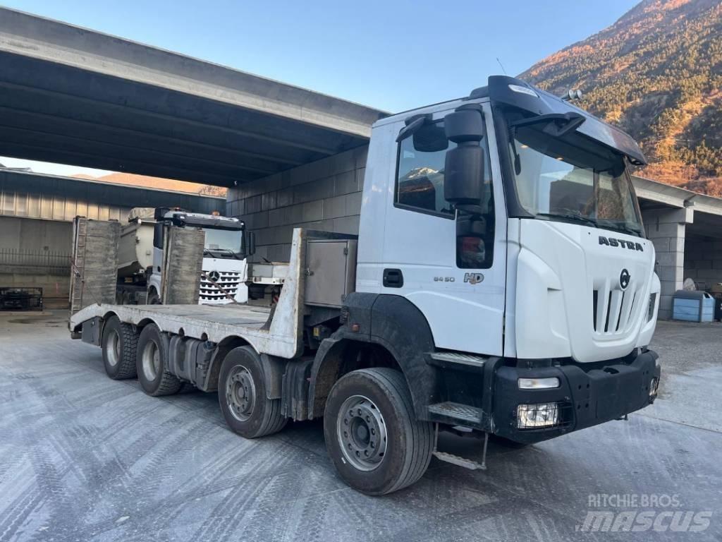 Astra HD9 84.50 Vrachtwagen met vlakke laadvloer en lier