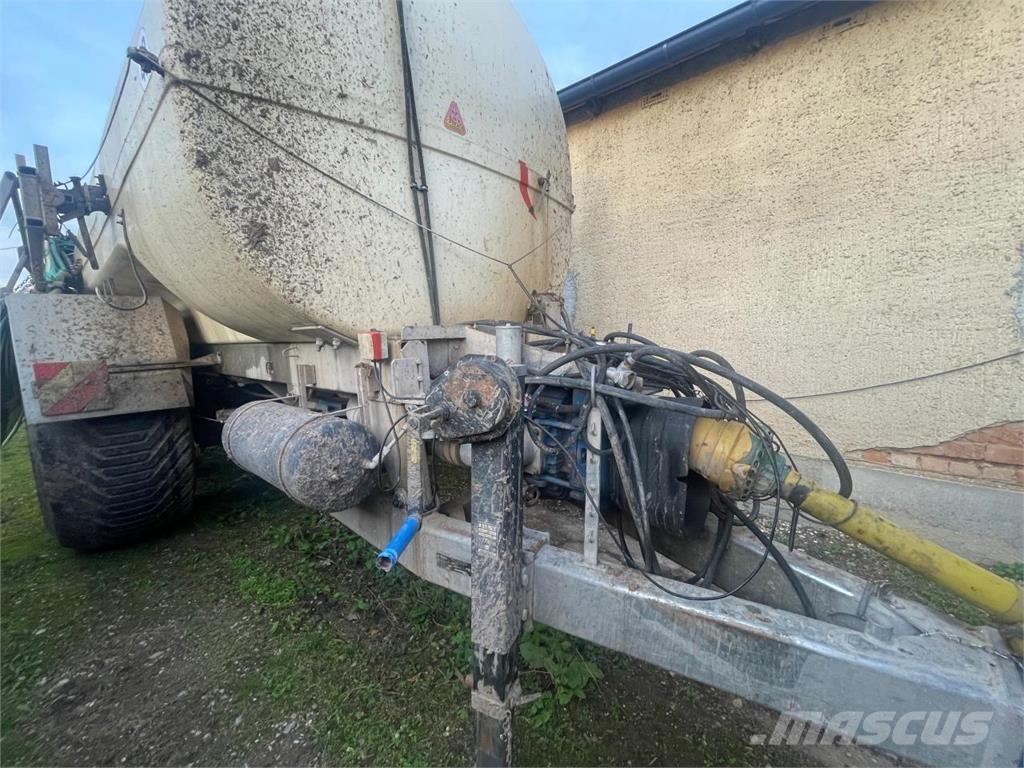 Eisele 240/160 Drijfmesttanks