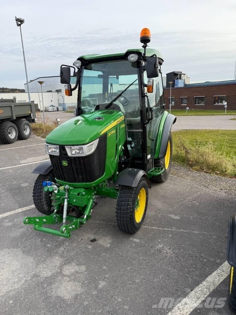 John Deere 3046 R Compacttrekkers