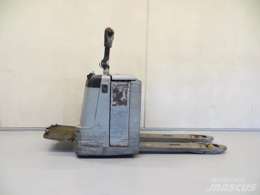 BT LPE240/8 Meerij pallettruck met platform