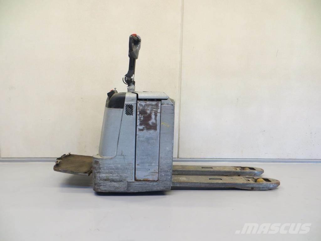 BT LPE240/8 Meerij pallettruck met platform