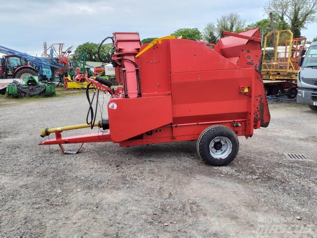 TEAGLE TOMAHAWK 8100 Balenhakselaars, -snijders en -afwikkelaars