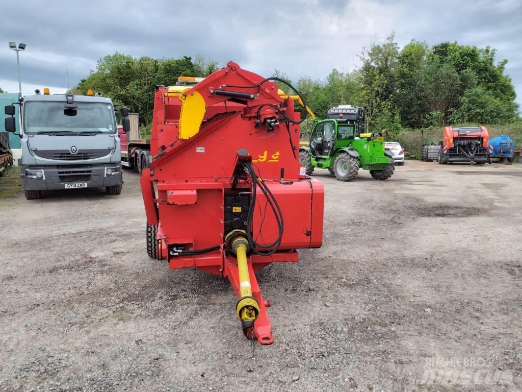 TEAGLE TOMAHAWK 8100 Balenhakselaars, -snijders en -afwikkelaars