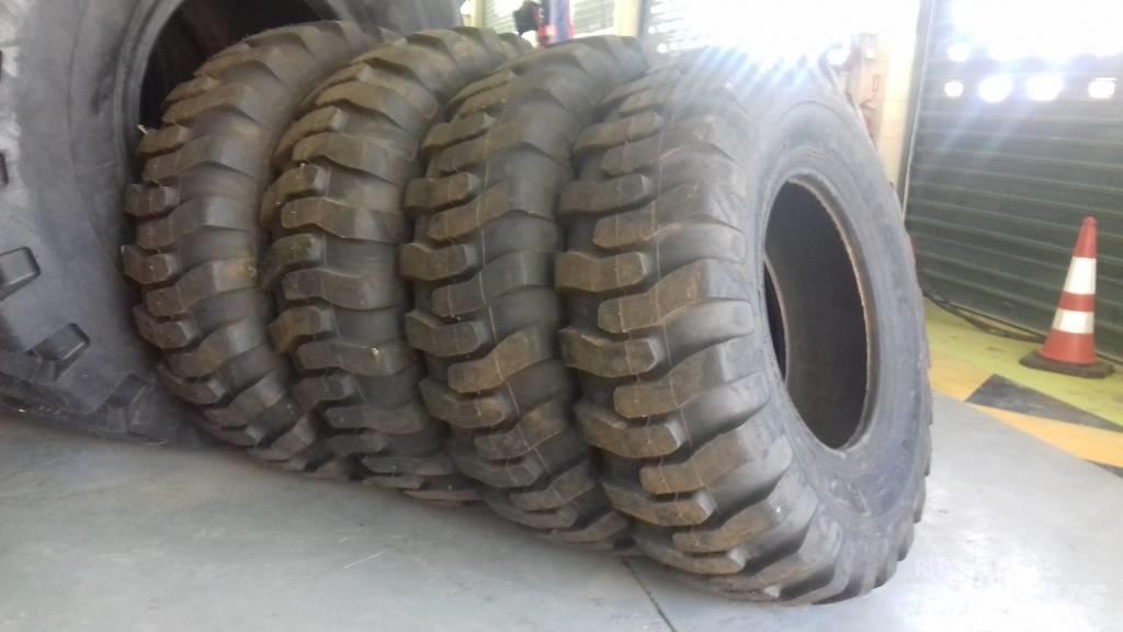 Goodyear 3565R33 L5 Banden, wielen en velgen