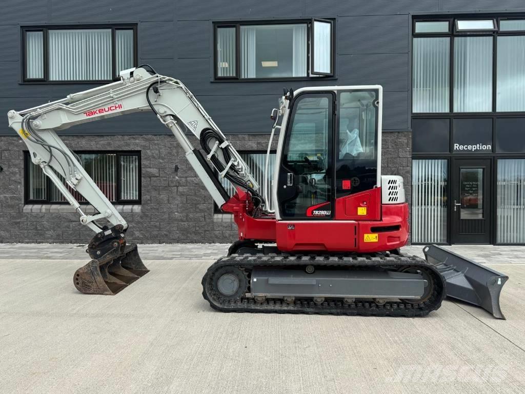 Takeuchi TB 280 FR Midigraafmachines 7t - 12t