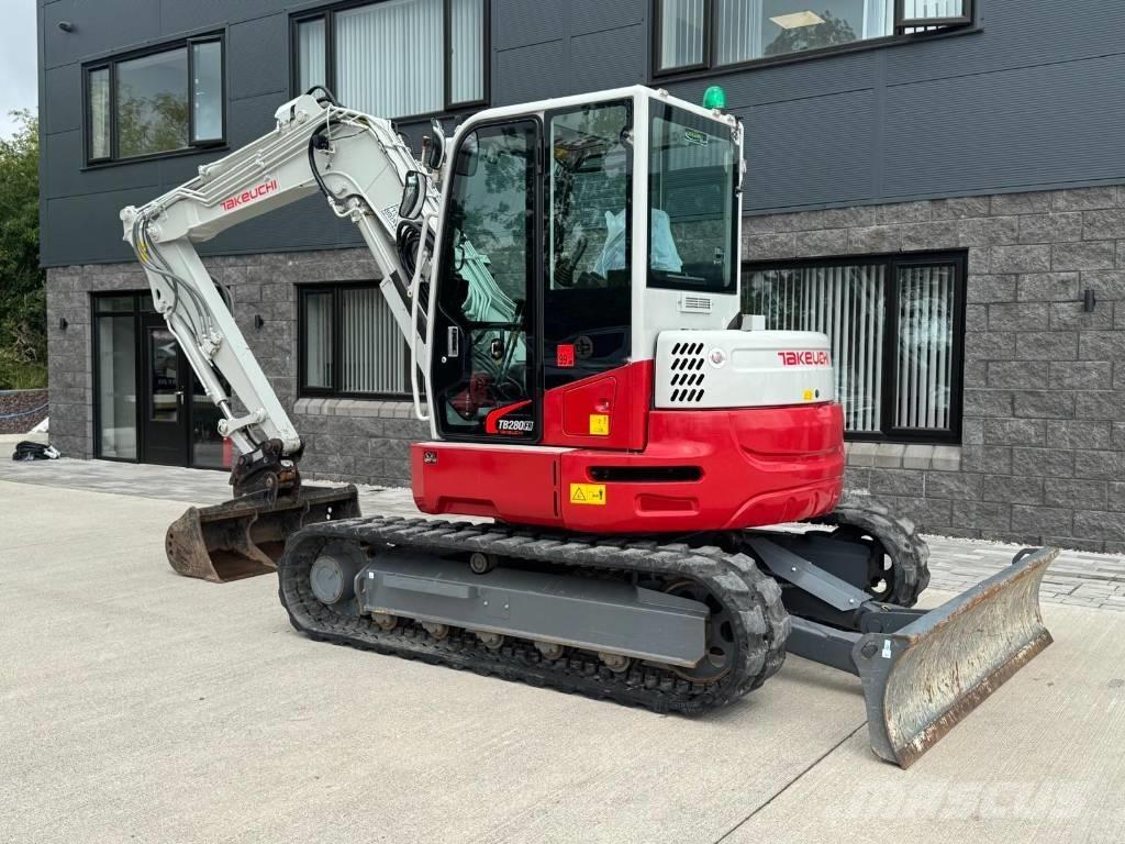 Takeuchi TB 280 FR Midigraafmachines 7t - 12t