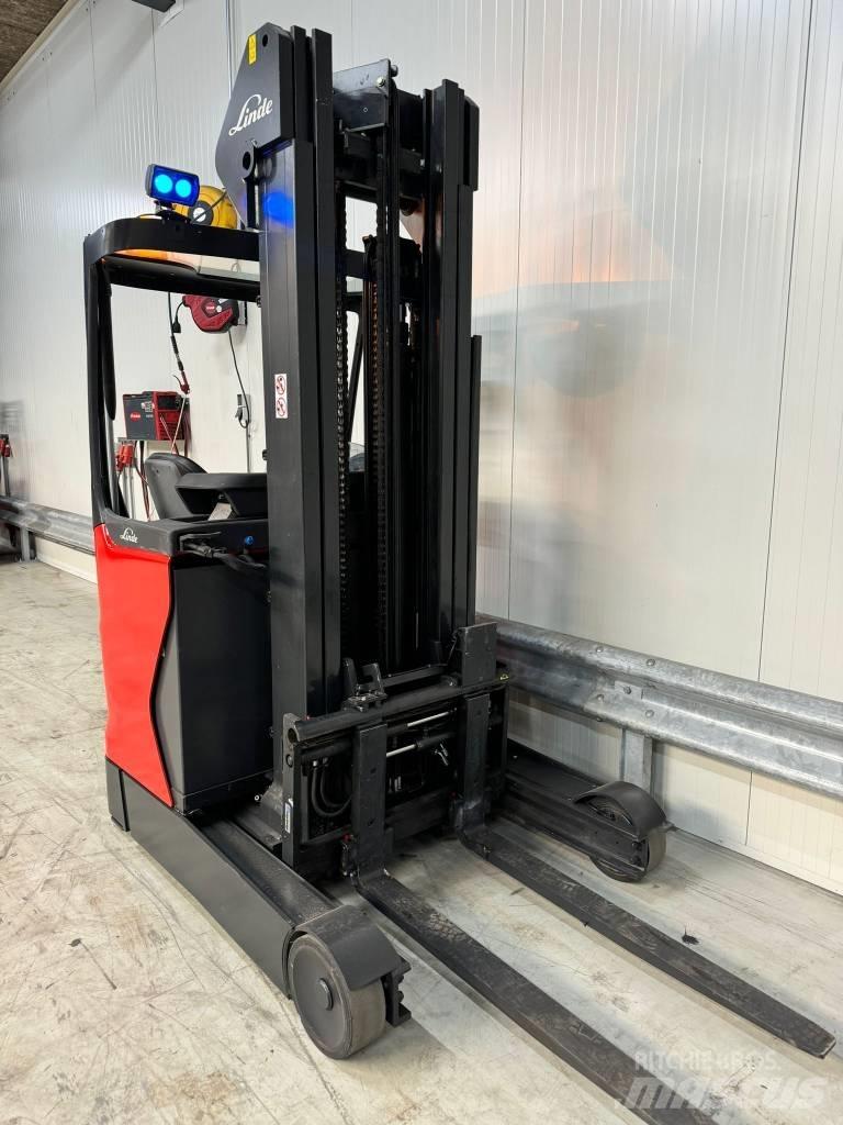 Linde R 14 Reachtruck voor hoog niveau