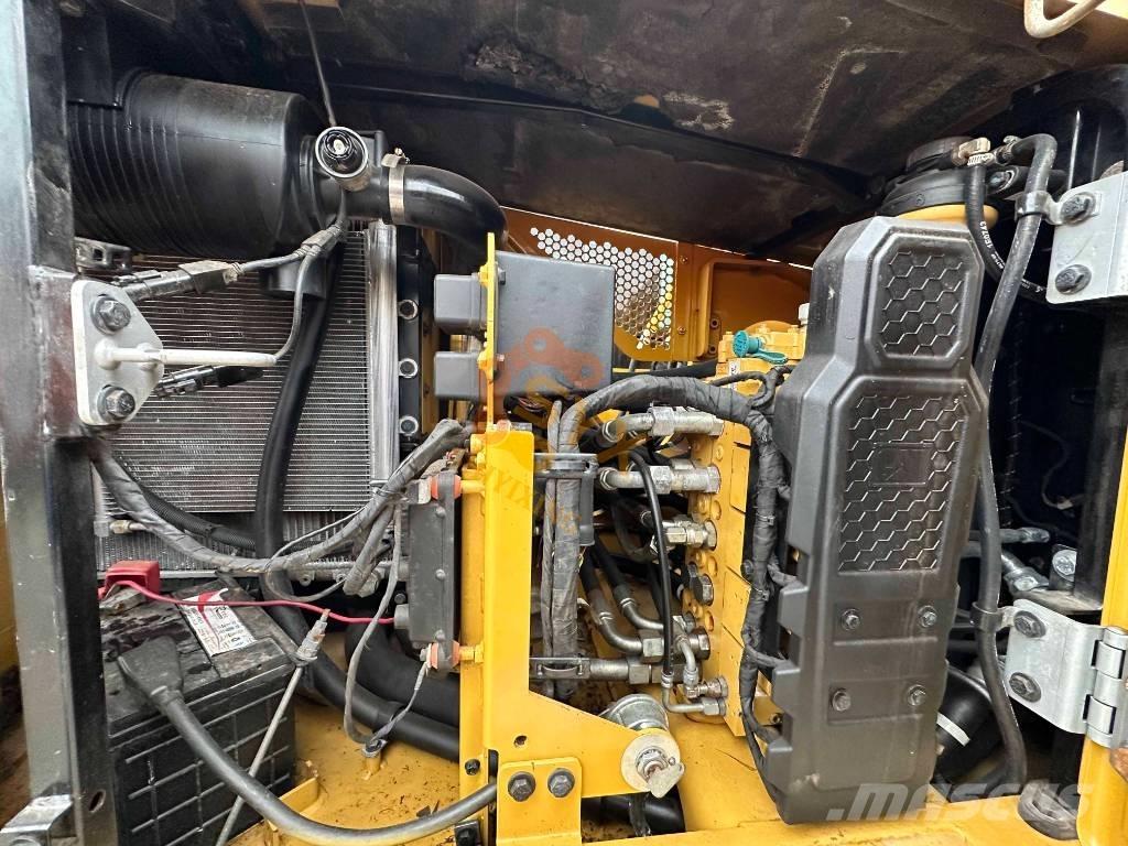 CAT 310 Rupsgraafmachines