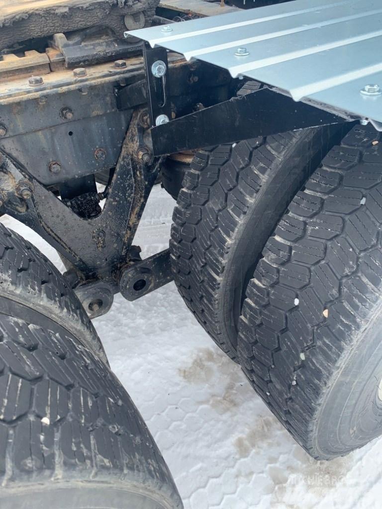 Kenworth T-880 Trekkers