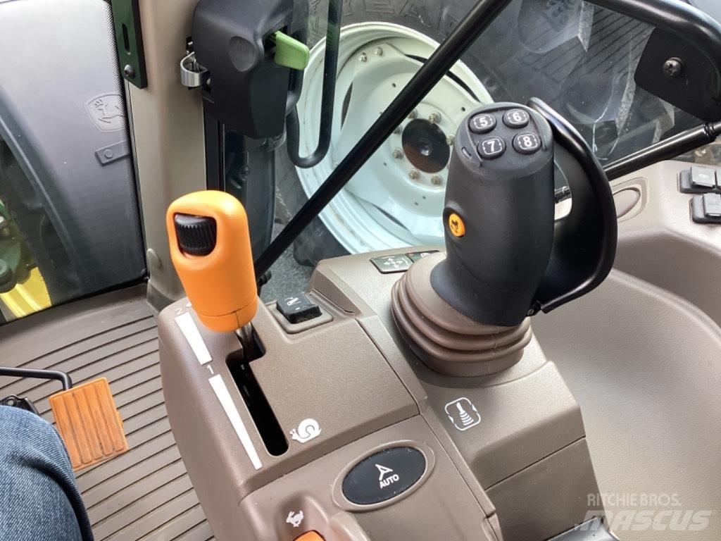 John Deere 6120M Tractoren