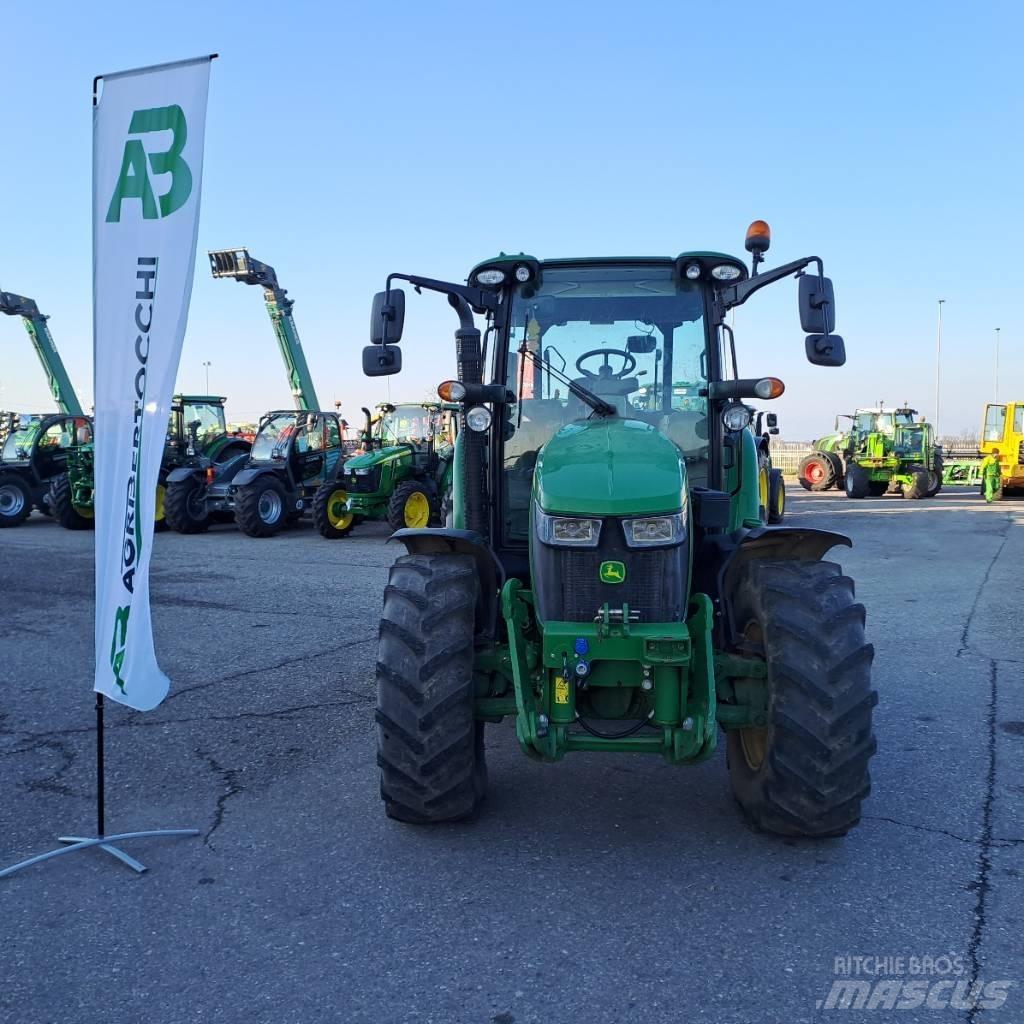 John Deere 5125R Tractoren