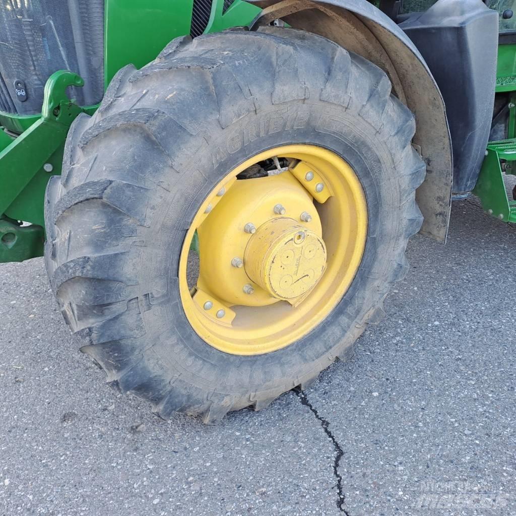 John Deere 5125R Tractoren