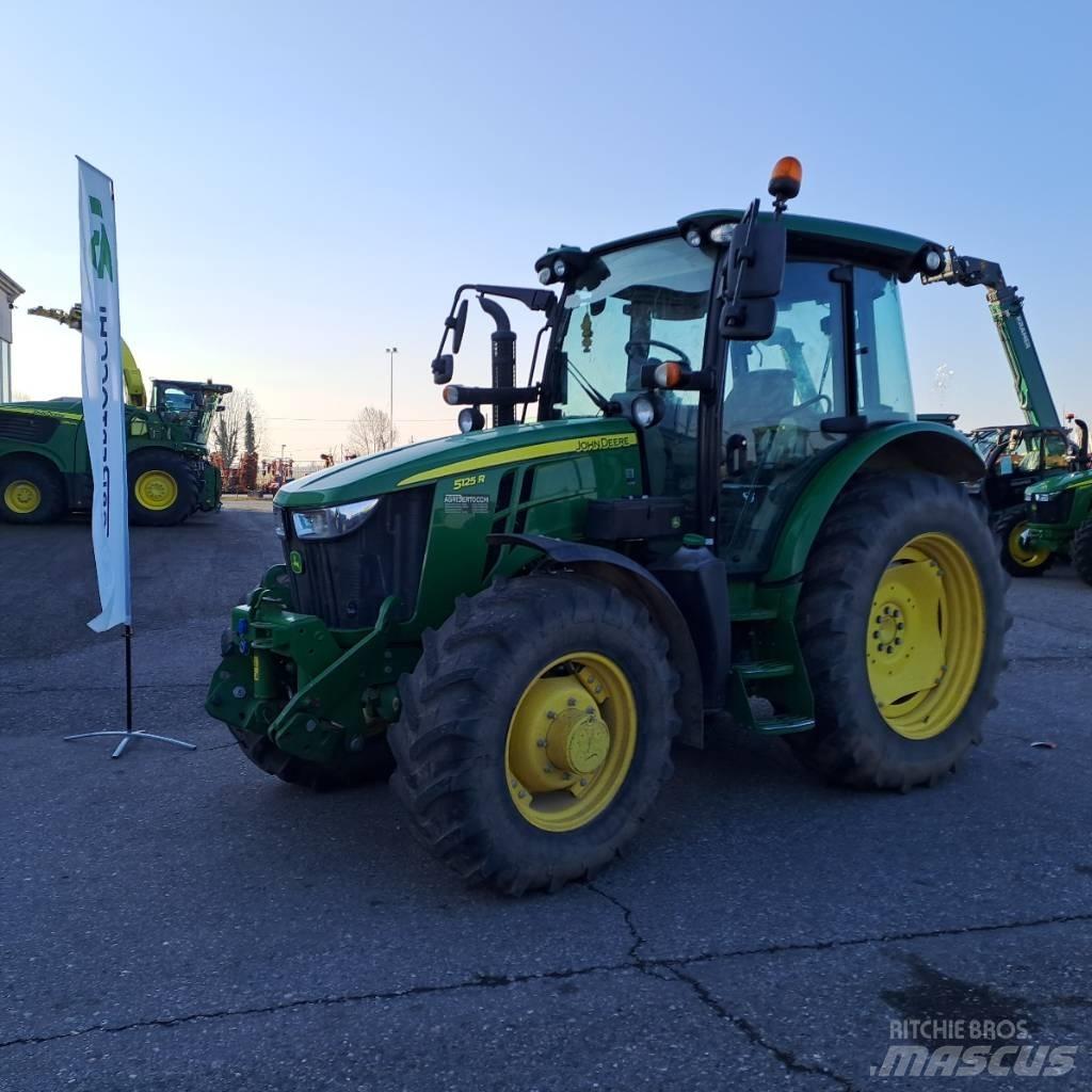 John Deere 5125R Tractoren