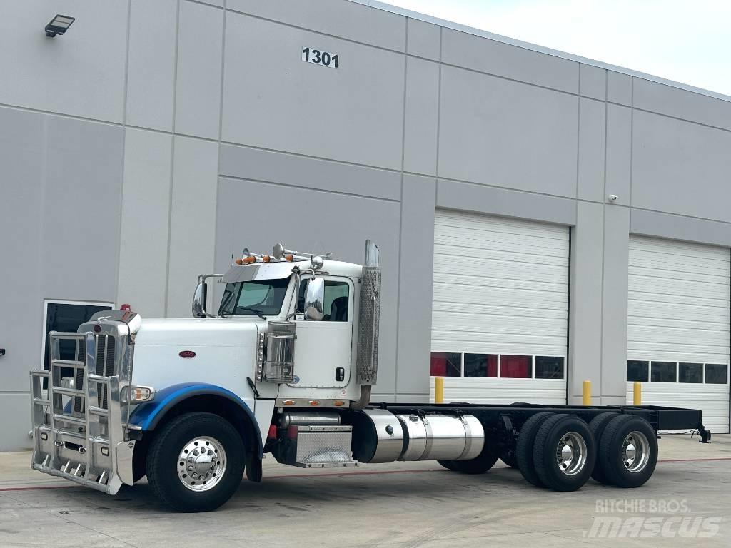 Peterbilt 389 Trekkers