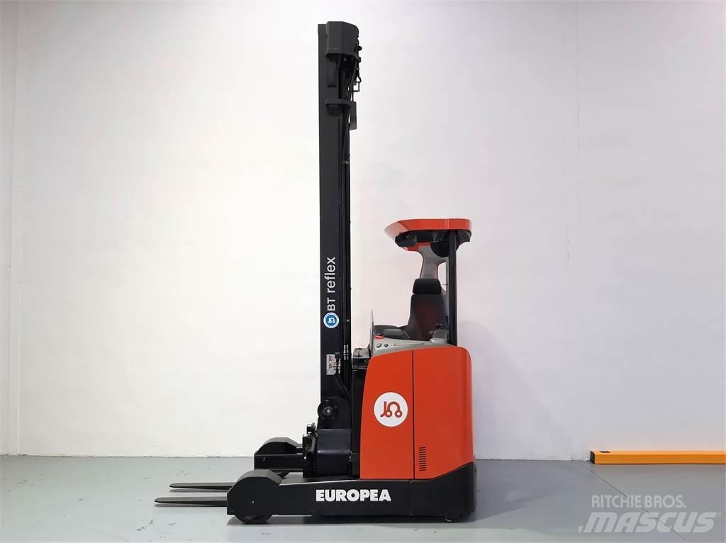 BT RRE 180 E Reachtruck voor hoog niveau