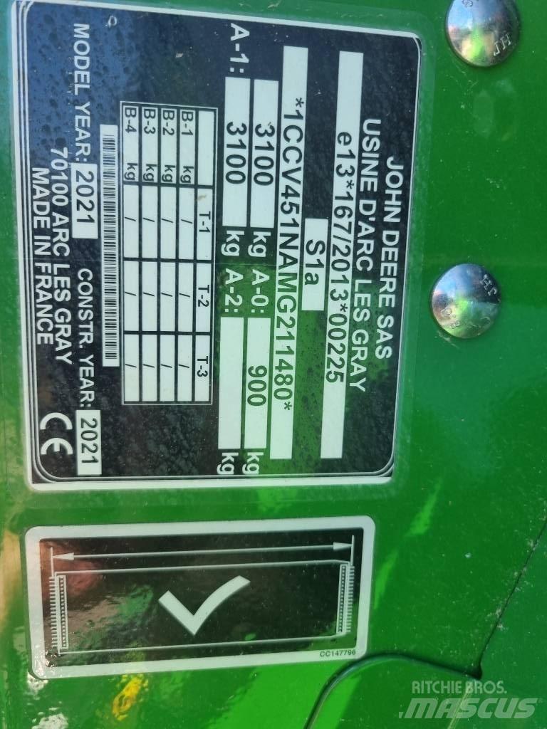 John Deere V451G Ronde-balenpersen