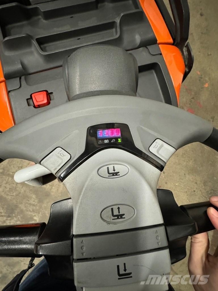 Toyota SPE160L Stapelaar meeloop