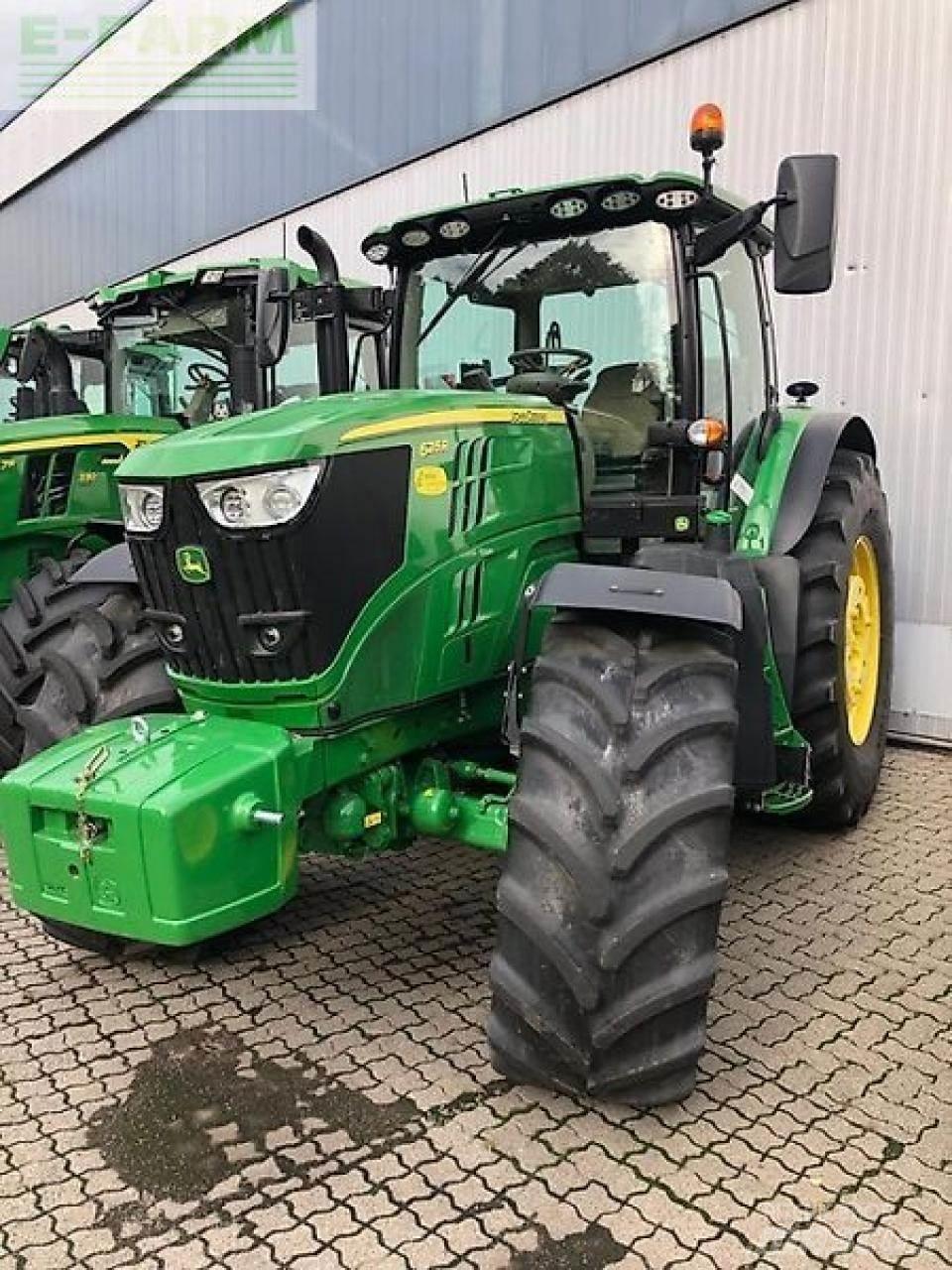 John Deere 6215r Tractoren