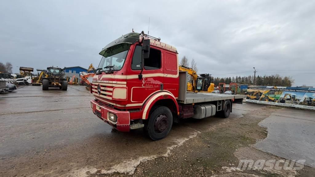 Mercedes-Benz 1827 Oprijwagen