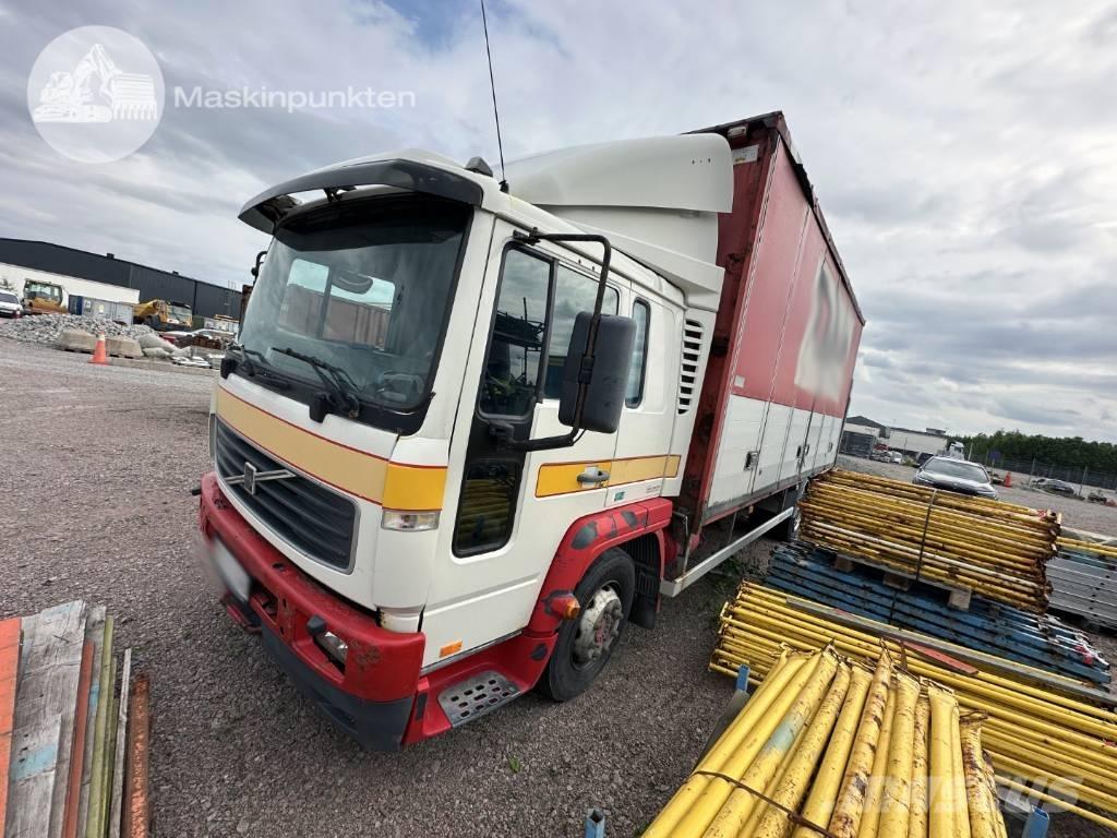 Volvo FL 6 Bakwagens met gesloten opbouw