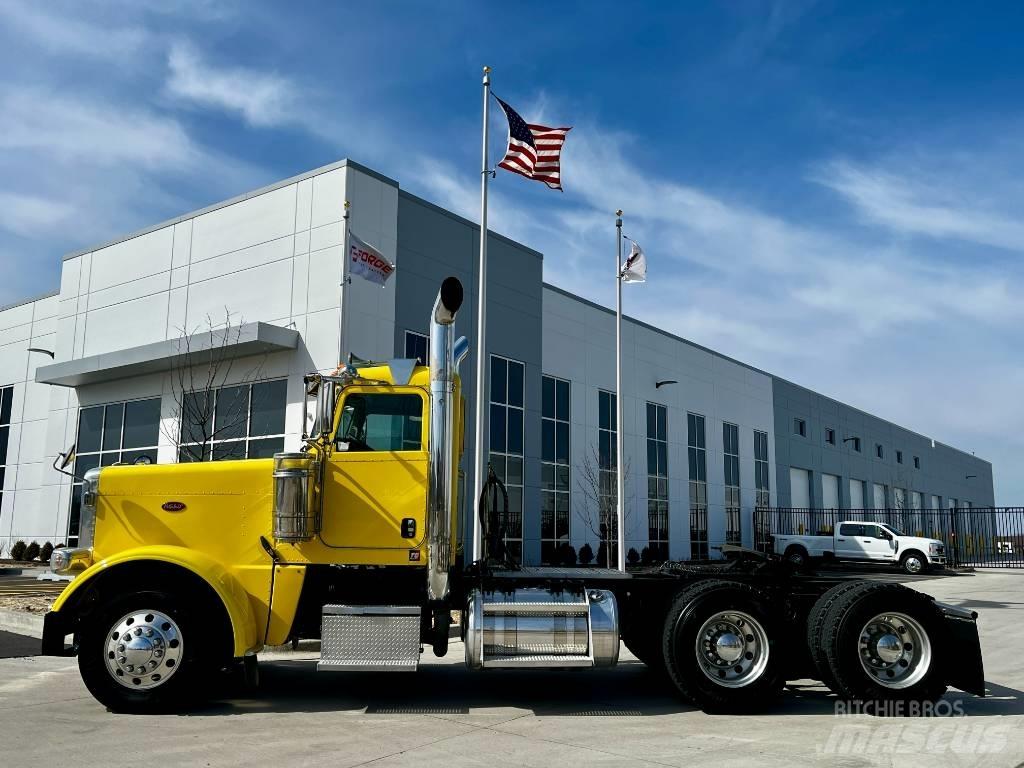 Peterbilt 389 Trekkers