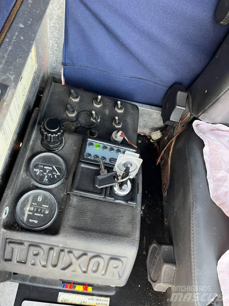 Truxor 4700 Loopmaaier