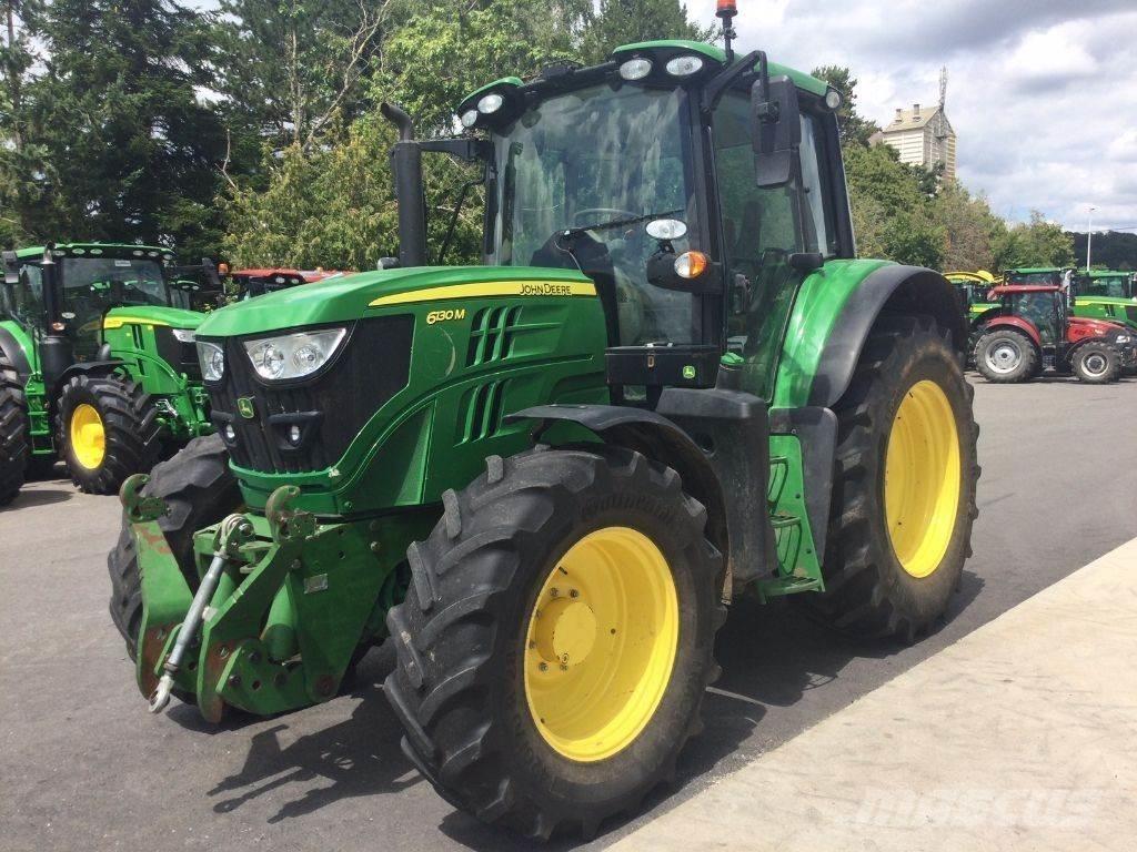 John Deere 6130M Tractoren