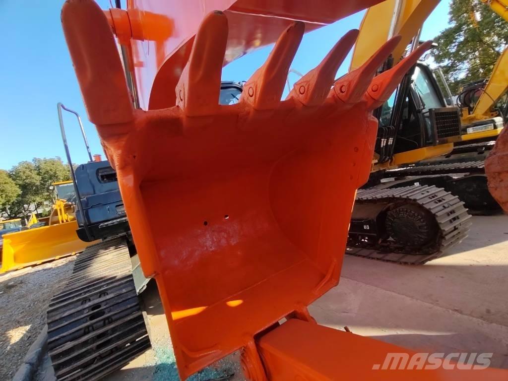 Hitachi ZX 200 Rupsgraafmachines
