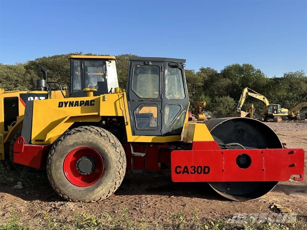 Dynapac CA 30 D Trilrolwalsen