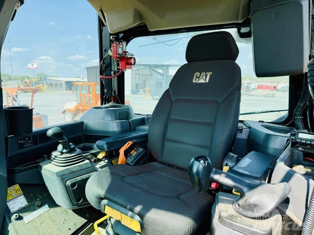 CAT D 7 Rupsdozers