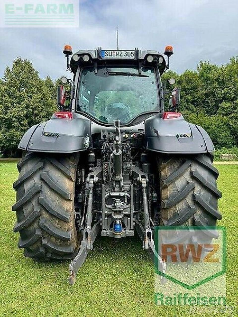 Valtra q305 Tractoren