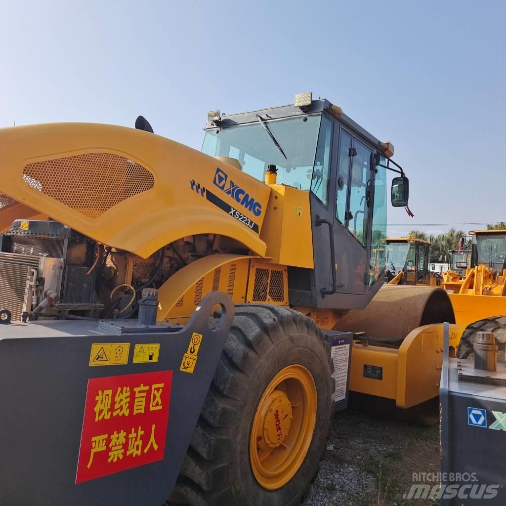 XCMG XS 223 J Trilrolwalsen
