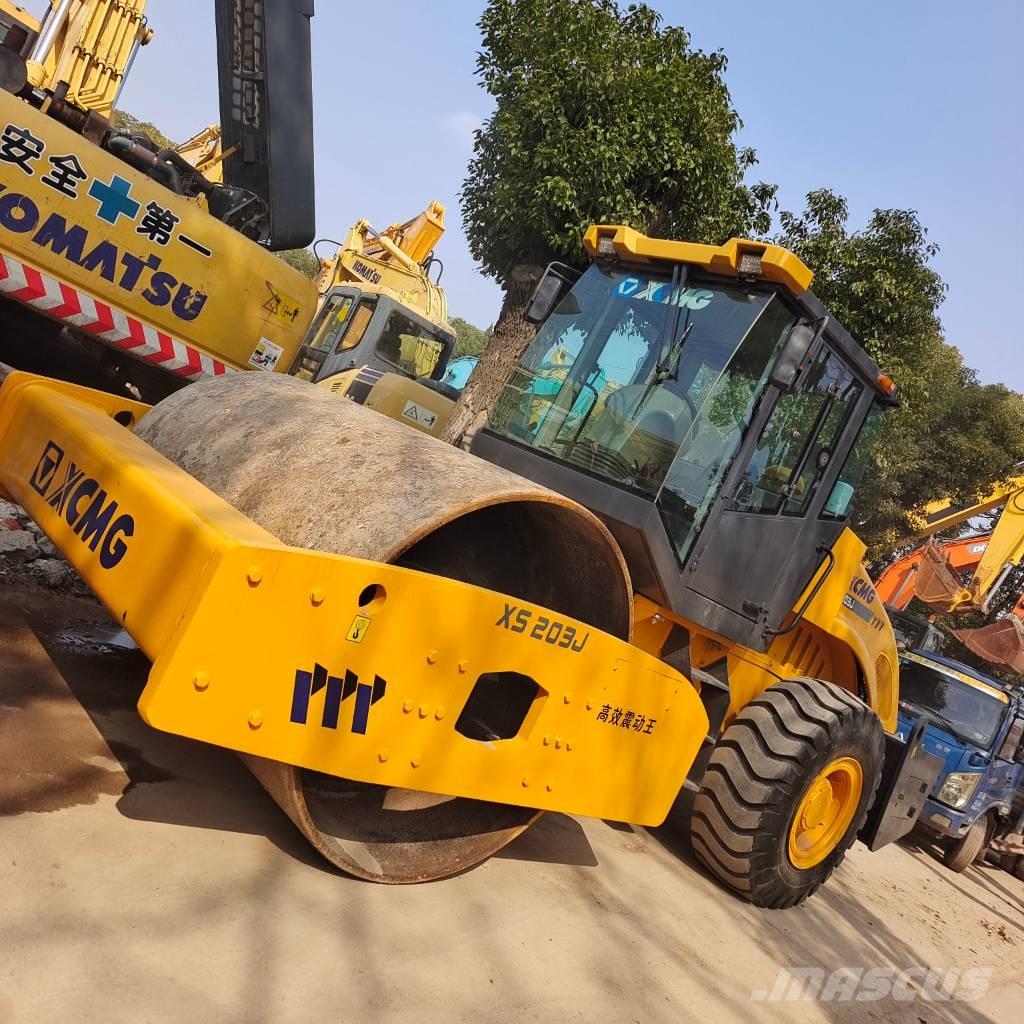 XCMG XS 203 J Trilrolwalsen