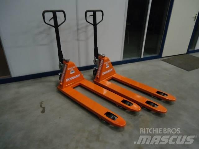 Doosan Pallettruck Steekwagentje