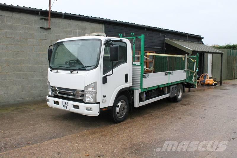 Isuzu 75.150 Vrachtwagen met vlakke laadvloer en lier