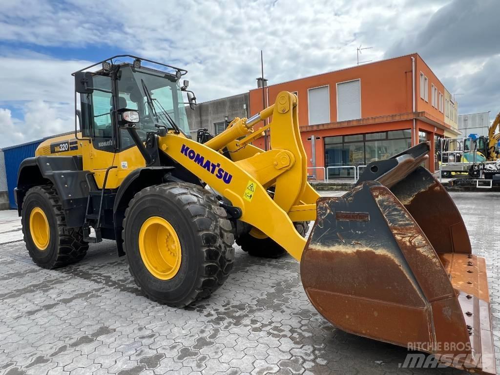 Komatsu WA320-7 Wielladers