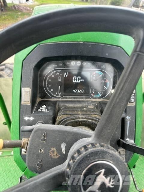 John Deere 6120 E Tractoren