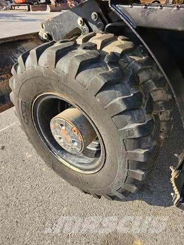 CAT M 318 F Wielgraafmachines